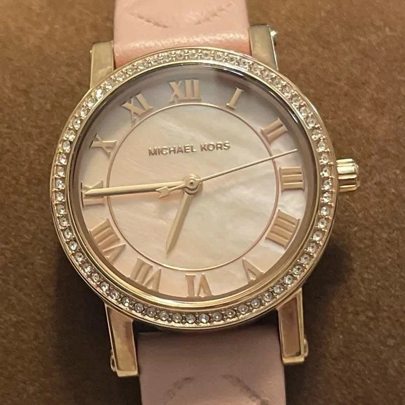 Michael Kors Women\'s Petite Norie Pink Leather Watch MK2683 michael-kors-amk2683-mk2683-  main image 4